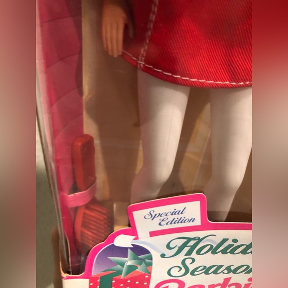 Barbie Holiday Season - NEW IN BOX - Picture 4 of 6